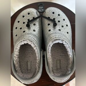 Crocs NWT! Size J4 Silver Glitter Faux Fur Lined Shoes